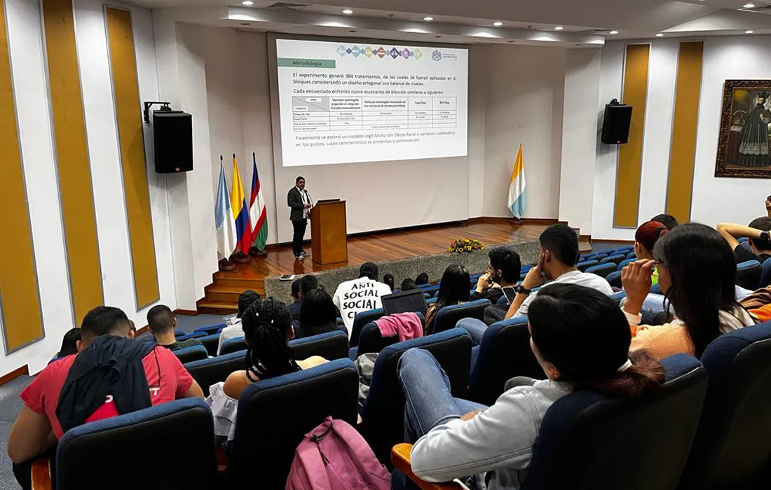 Programa de Ingeniería Civil, anfitrión del Foro sobre Sistemas de Transporte Asequibles y Sostenibles Programa de Ingeniería Civil, anfitrión del Foro sobre Sistemas de Transporte Asequibles y Sostenibles