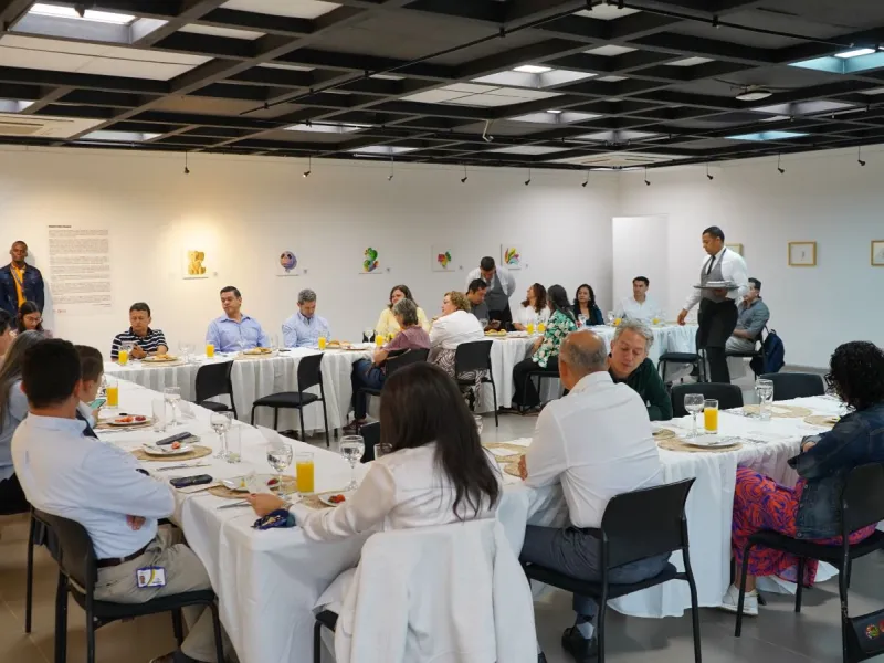 Desayuno- egresados- Javeriana Desayuno- egresados- Javeriana