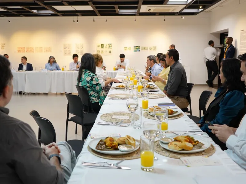 Desayuno- egresados- Javeriana Desayuno- egresados- Javeriana